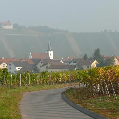 Weingut Herbert Kram Frühstückspension *